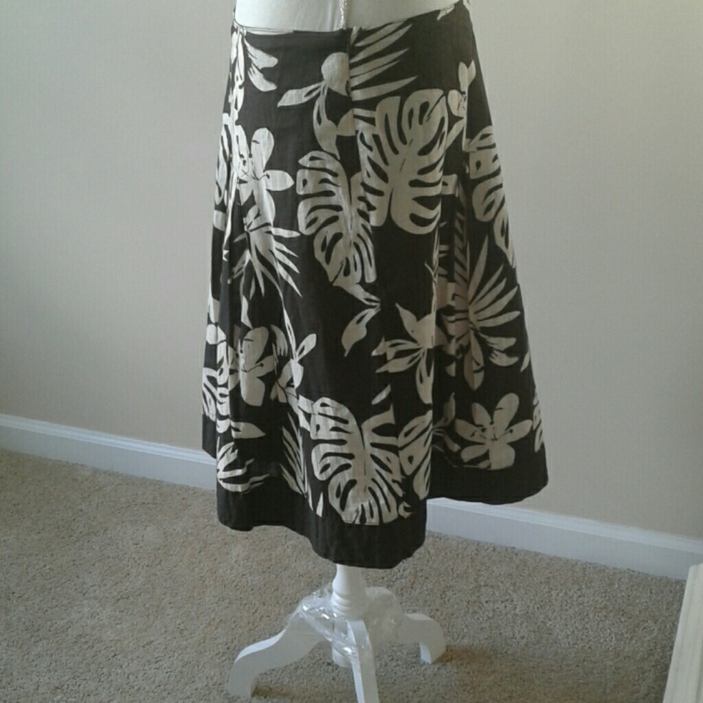 Woman's Skirt,  Chicos' Sz 2 (sz 12) brown&Cream